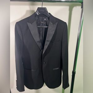 Black Tuxedo by BoohooMAN size:38R
